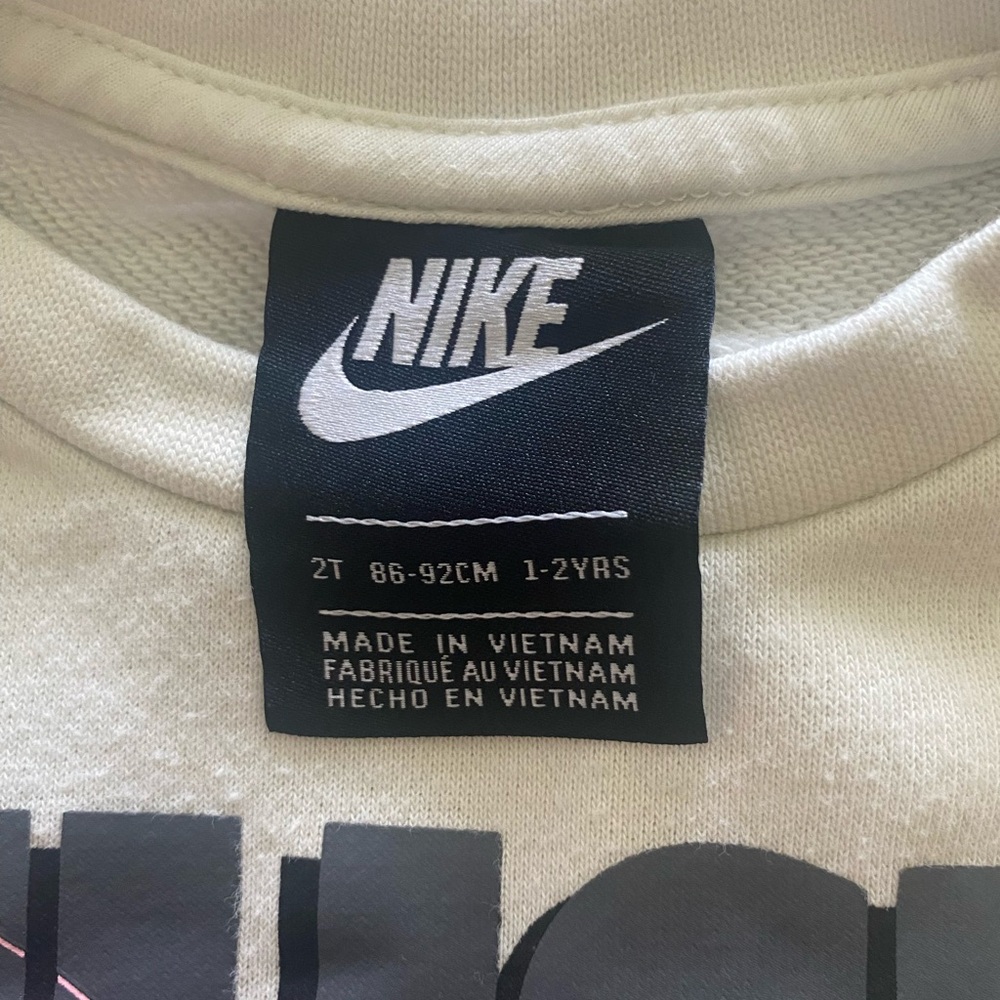 Nike Set - Picture 5 of 6
